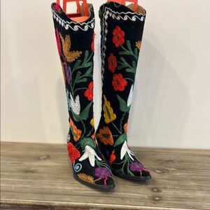 Artemis Design Co Black and Red Heeled Boots with Floral Embroidery